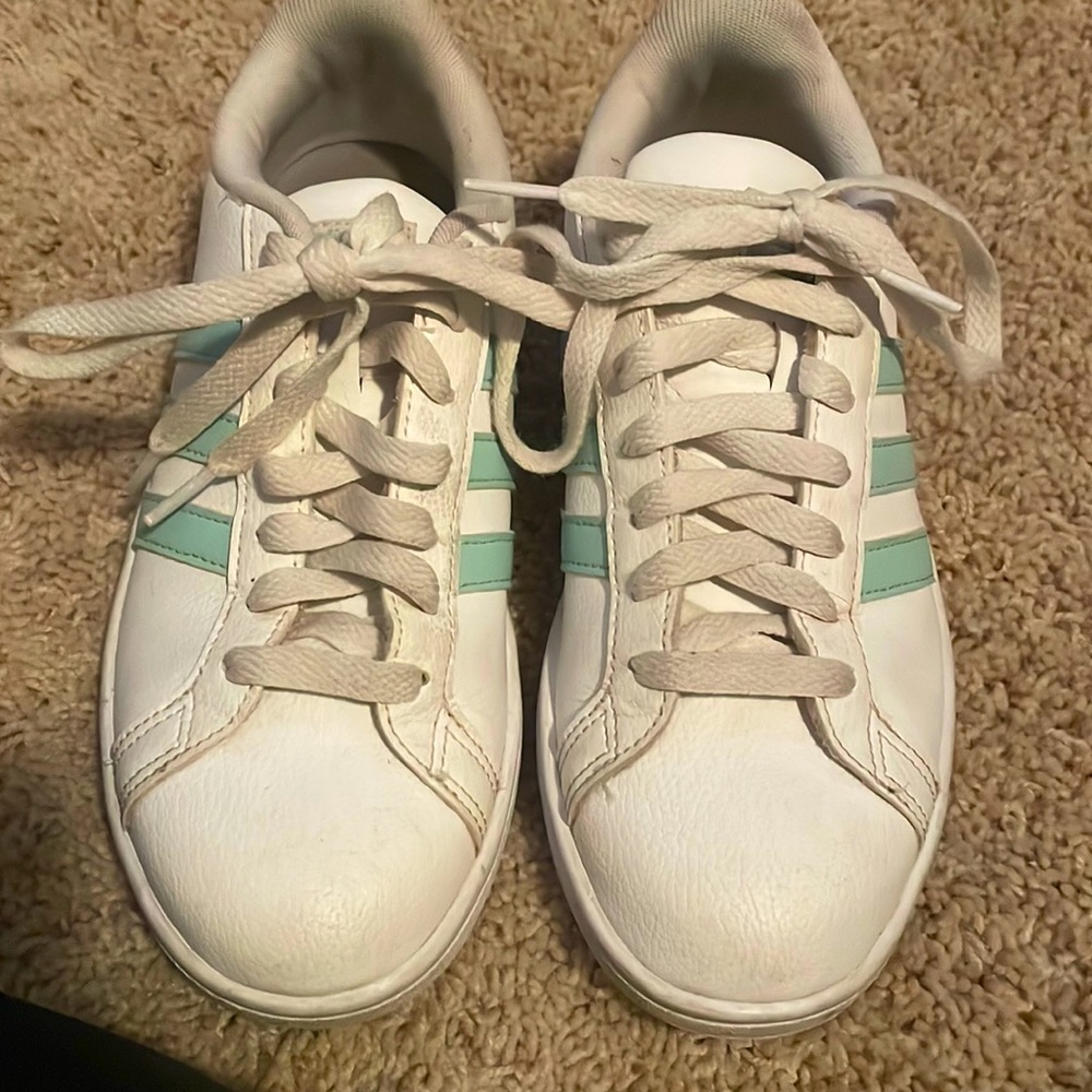 Used Womens Adidas White/Teal shoes size 6.5